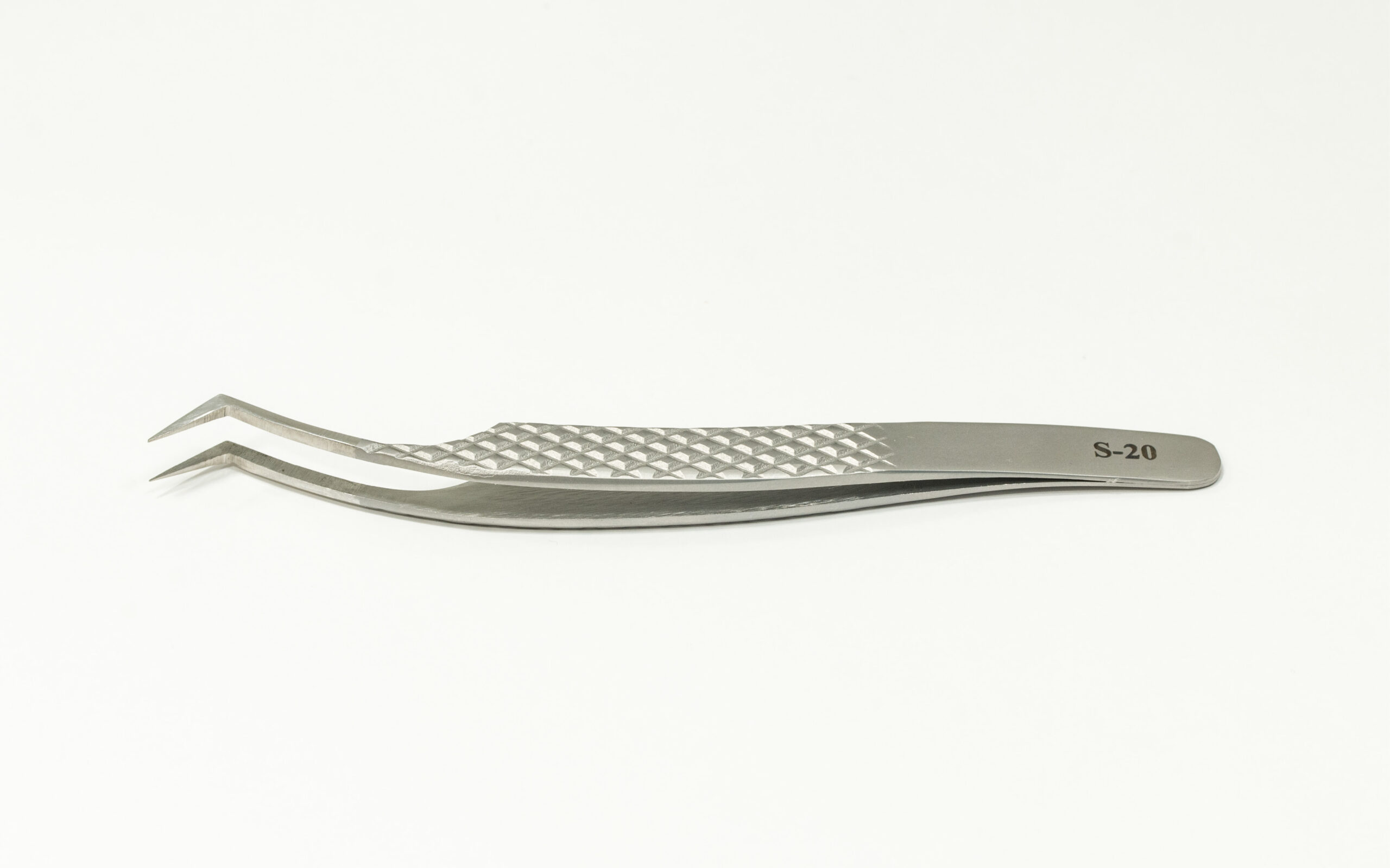 Pęseta SheLashes Isabella S20 – pewność w Twoich dłoniach - obrazek 11